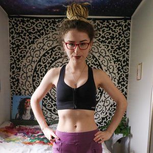 Black Zip-Up Sports Bra